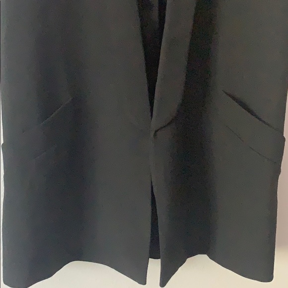 Zara Black Sleeveless Vest - Picture 3 of 4
